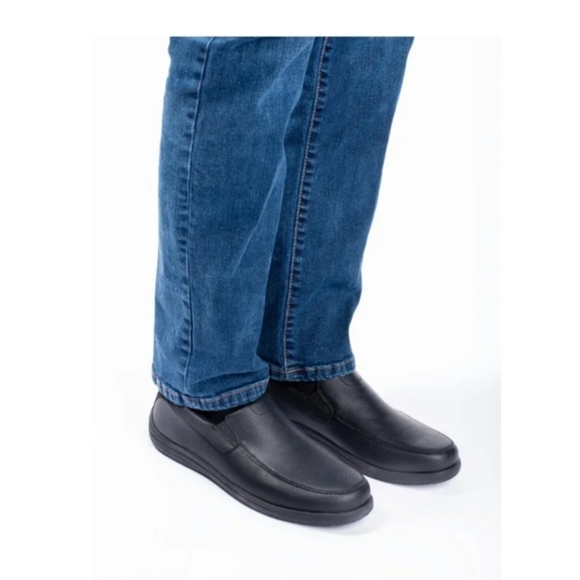 Mens slip resistant shoe - Picture 2 of 5